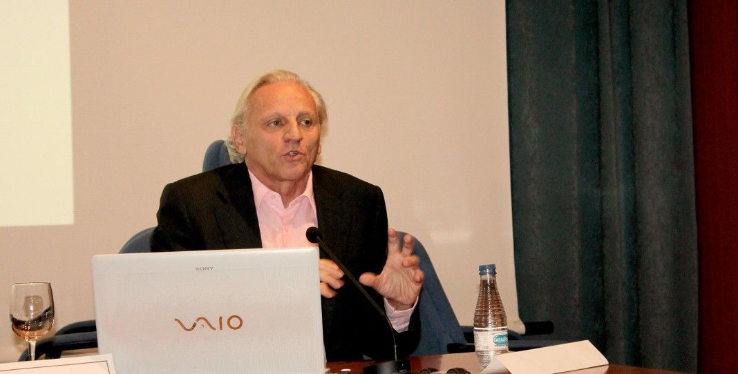 «No se conformen». Conversamos con Álex Grijelmo