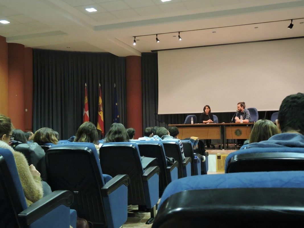 Hablar de fútbol y cultura, pero sin alzar la voz