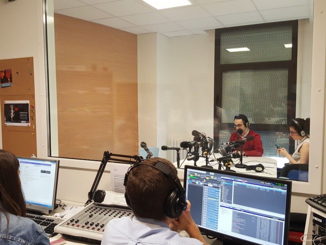 Diego Carcedo: “Rapidez, instantaneidad y voluntad de trabajar son algunas de las características del medio radiofónico”