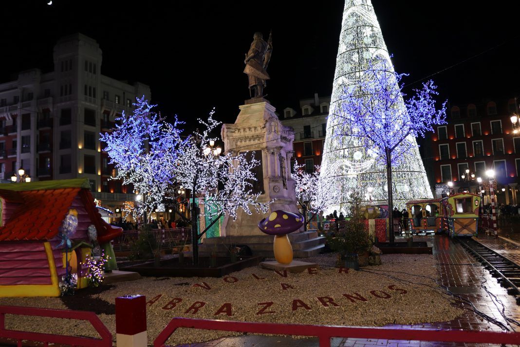 Fotorreportaje | Valladolid se ilumina bajo la esperanza de la Navidad