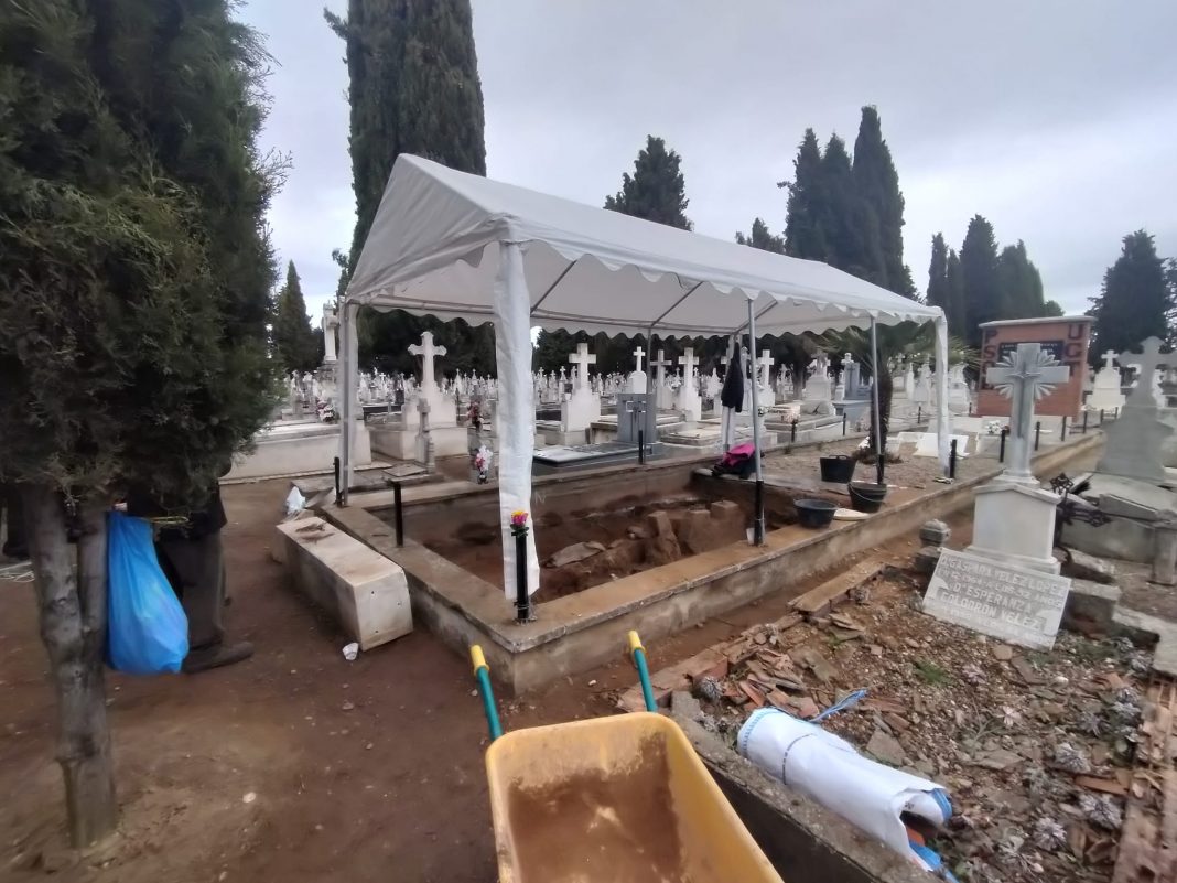 UGT y ARMH sobre las nuevas fosas encontradas en el cementerio del Carmen: ‘No queremos abrir heridas, queremos cerrarlas’