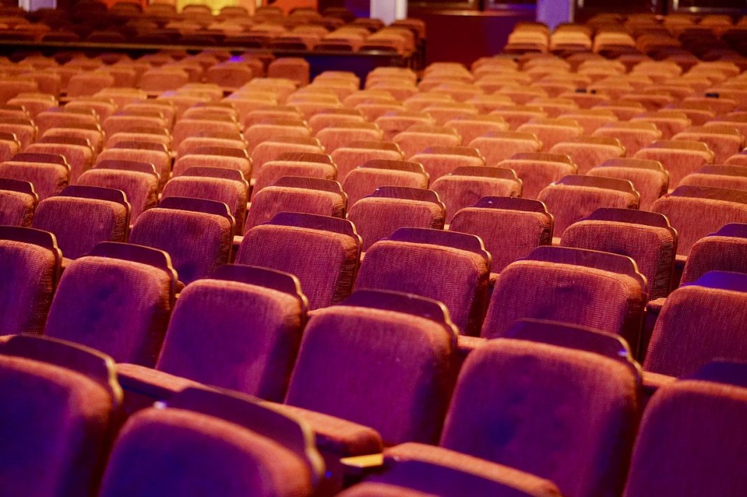 Más (salas de) cine, por favor