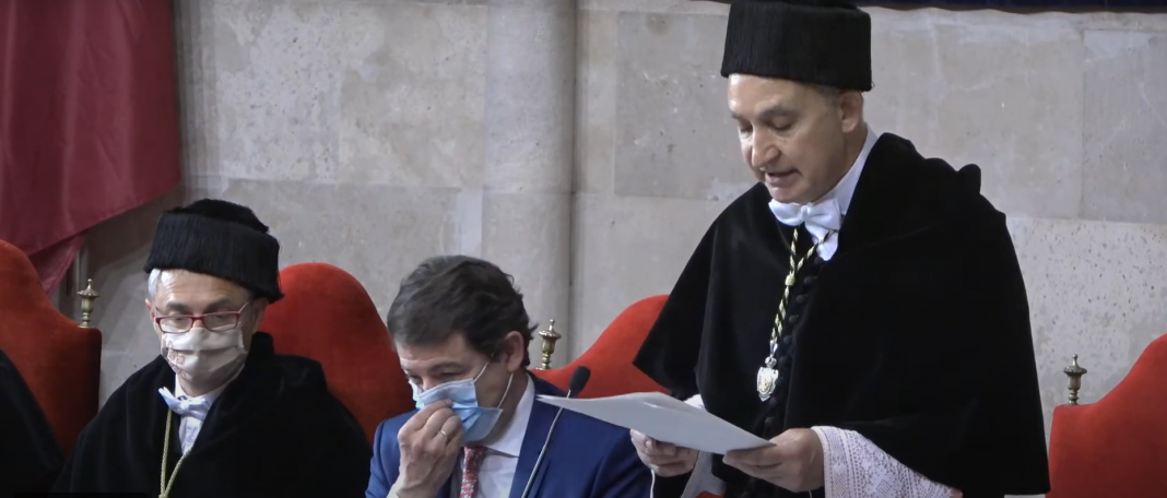 Antonio Largo toma posesión como rector por segunda vez