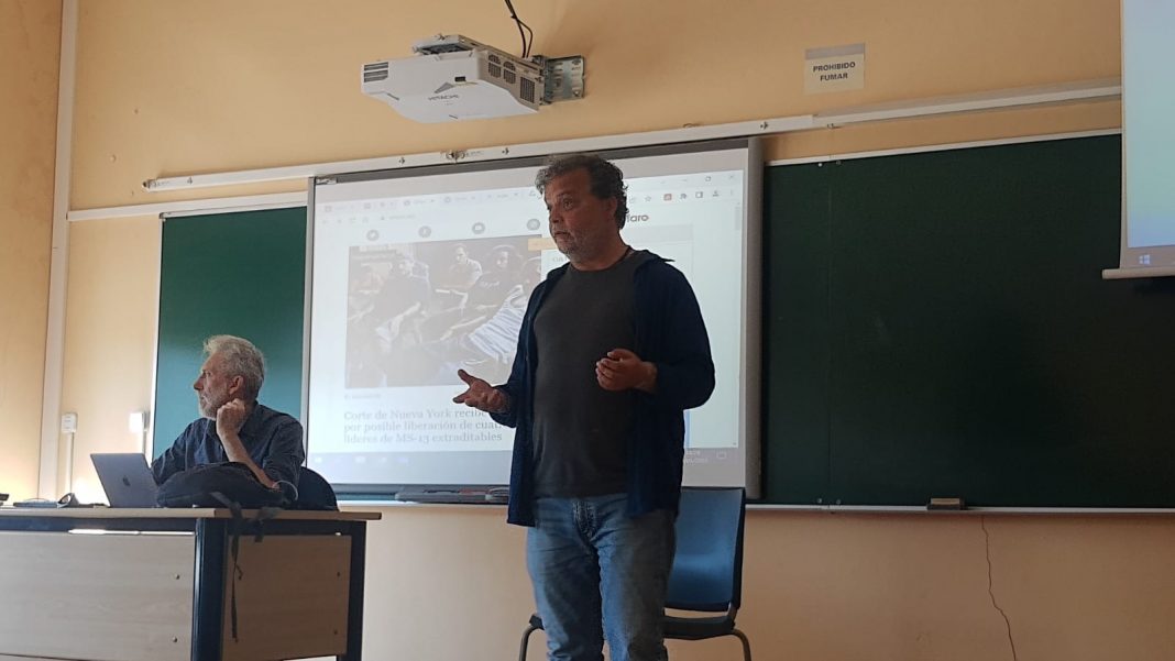 Carlos Dada: ‘Si tu mamá te dice que te quiere, confírmalo’