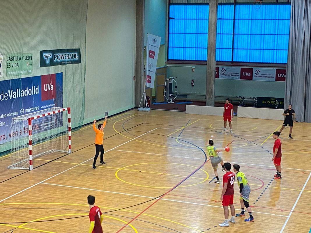 La experiencia de Pablo Rincón como jugador de balonmano en el equipo de la UVa