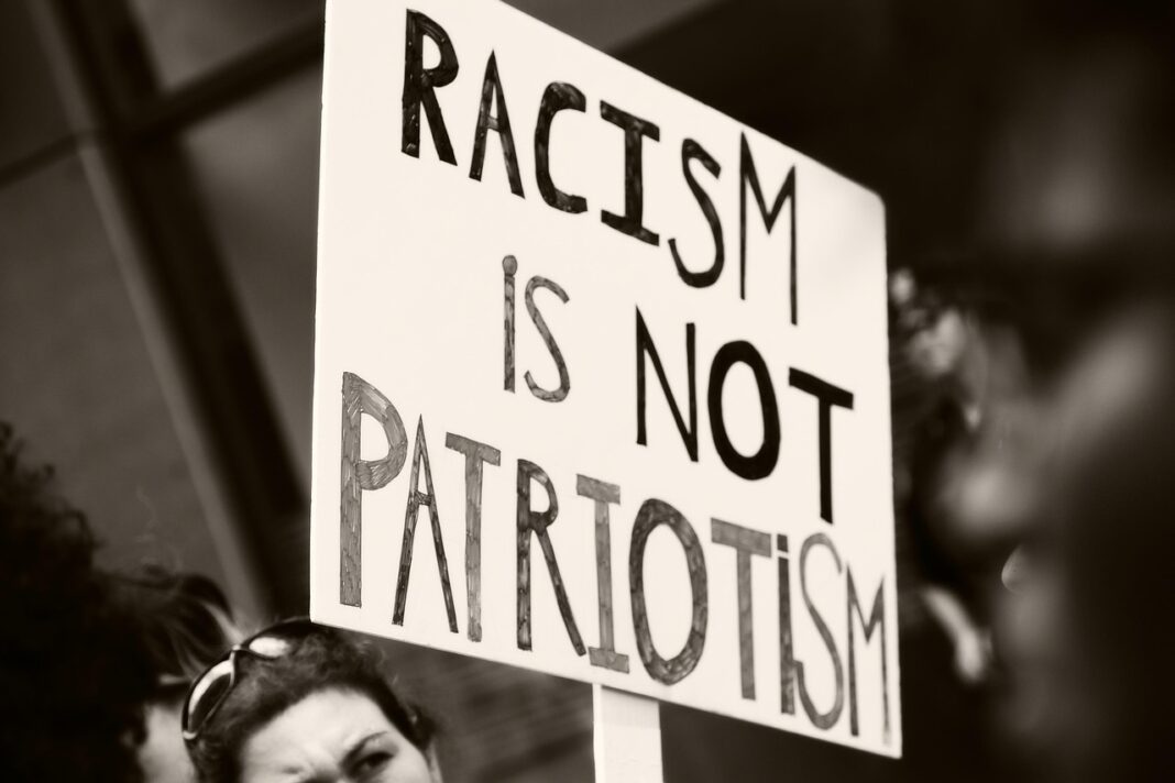 Entre sanciones y discursos vacíos: ¿se puede erradicar el racismo en el deporte?