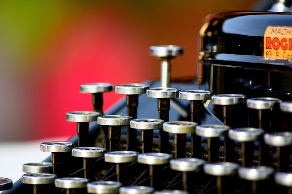 Fotografía ilustrativa de una máquina de escribir |  Fuente: Pixabay
