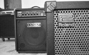 La música en la lucha de la justicia social Varios altavoces para escuchar música