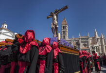 Más allá de la fe: cien años de Semana Santa contados por los ojos de Valladolid