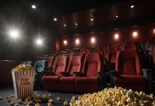 Valladolid acogerá la 70.ª edición de SEMINCI desde el 24 de octubre al 1 de noviembre Sala de cine y cubo de palomitas