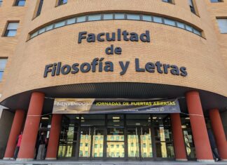 La Facultad de Filosofía y Letras abre sus puertas para convencer a los indecisos sobre su futuro universitario