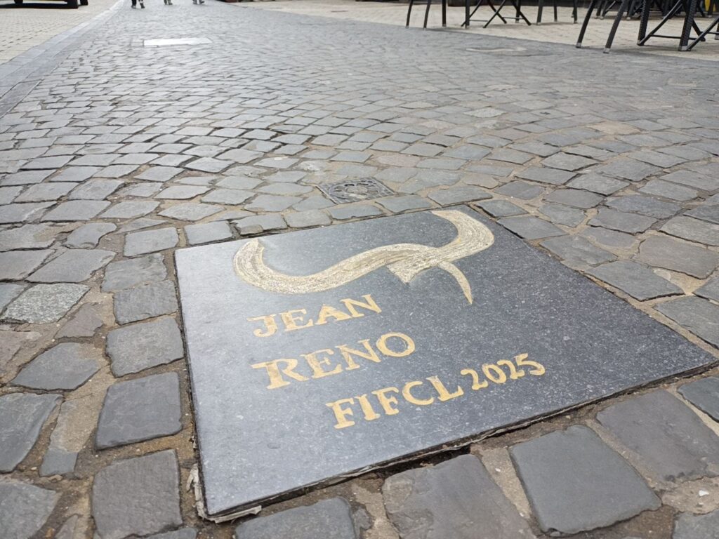 La placa que homenajea a Jean Reno desde la décima edición de FIFCL