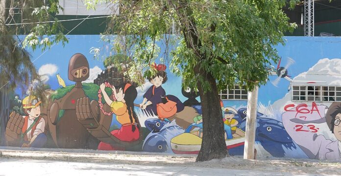 Mural_Studio_Ghibli_en_Aguascalientes_con_grafiti_encima_01